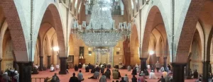 Hollanda'nın başkenti Amsterdam'daki Fatih Camisi "Müzeler Gecesi" etkinlikleri kapsamında gayrimüslim