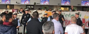 Almanya’da terör örgütü PKK/PYD yandaşları, Frankfurt ve Hamburg Havalimanı’nda Türklere