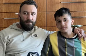 Almanya'nın Duisburg kentinde 13 yaşındaki Emirhan'a seçim afişini yırttığı gerekçesiyle