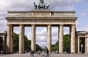 Almanya, Rusya'nın Berlin Büyükelçiliğinde çalışan bir Rus diplomatı "istenmeyen kişi"