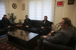 Türkiye’nin Gümülcine Başkonsolosu Aykut Ünal, deprem bölgesindeki arama kurtarma çalışmalarına