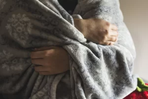 Almanya'da Thüringen eyalet parlamentosundaki genel kurul salonunun soğuk olması nedeniyle