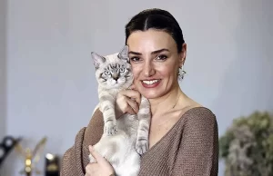 Sevcan Orhan, "İnsanda değişmeyen şey duygudur. Türkü, müzik, sanat dediğiniz