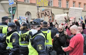 Stockholm polisince, salgın tedbirleri sebebiyle 1 Mayıs'ta sadece 8 kişinin