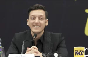 Mesut Özil'in ramazan kampanyası kapsamında Türk Kızılaya yaptığı 100 bin