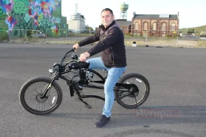 Dinslakenli oto elektrik ustası bisikletine motor takarak görenleri şaşırtıyor.
