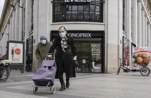Fransa'da yeni tip virüs salgınında son 24 saatte 66 bin