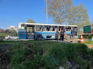 Bursa'da cezaevinde görevli infaz koruma memurlarının servis aracına yönelik terör