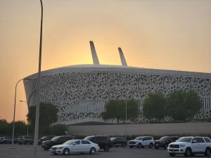 Başkent Doha'da 2015'te inşası tamamlanan Eğitim Şehri Camisi, modern yapısı