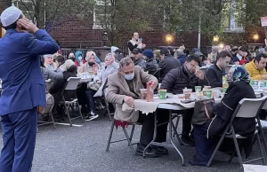 ABD'nin New Jersey eyaletinin Cliffside Park kentinde, sokak iftarı düzenlendi.