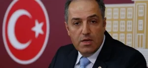 AK Parti İstanbul Milletvekili Yeneroğlu, Merkel'in "Türkiye kökenlilerden sadakat" talebini