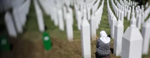 Srebrenitsalı anneler, Bosna Hersek'in doğusunda 1995'te yaşanan soykırım sırasında Birleşmiş