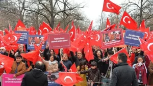 Fransa'nın Strazburg kentinde ”Teröre Lanet, Demokrasiye Davet" mitingi düzenlendi.