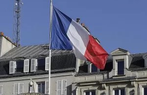 Fransa'nın başkenti Paris'te bir avukat adayı, Paris Barosu Formasyon Okulu’nun