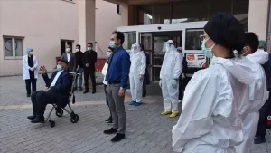 Türkiye'de son 24 saatte 3 bin 411 kişinin daha iyileşmesiyle