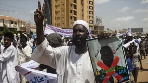 Sudan’da, islami grupların çağrısıyla cuma namazı sonrası başkent Hartum’un farklı