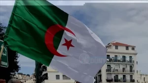 Fransa'nın Cezayir'deki sömürge geçmişiyle özür dilemeksizin yüzleşme çabasına ilk resmi