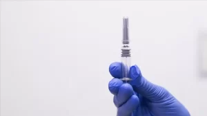 Yeni tip koronavirüse (Kovid-19) karşı geliştirilen farklı aşıların kullanımı arifesinde,