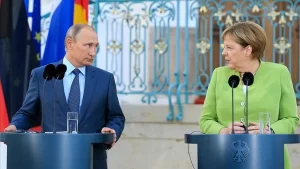 Rusya Devlet Başkanı Putin, Almanya Başbakanı Merkel ile Libya'daki durumu