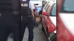Almanya'nın Mülheim an der Ruhr kentinde polisin, ABD'li siyahi George