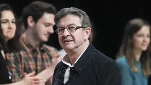 Melenchon, TF1 televizyonunda yaptığı açıklamada, Fransız toplumunun bir çıkmaz içinde