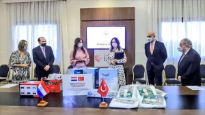 Paraguay Devlet Başkanının eşi Silvana Abdo, Twitter hesabından yaptığı açıklamada,
