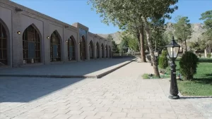 Herat'ın Gazergah mevkiindeki Ali Şir Nevai Camii'nin açılış törenine Herat