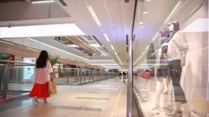 Alışveriş merkezi (AVM) içindeki kafe, restoran ve lokantalar da İçişleri