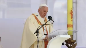 Vatikan'dan yapılan açıklamaya göre, Papa Franciscus, çocuk pornografisi suçunda yaş