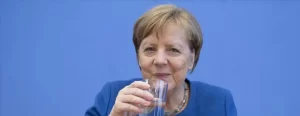 Almanya Başbakanı Angela Merkel’in, yeni tip koronavirüs (Kovid-19) bulaşan doktoruyla
