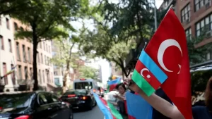Fransa'nın güneyindeki Vienne kentinde 28 Ekim'de bir otoyolu kapatarak gösteri
