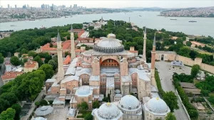 AA muhabirinin derlediği bilgiye göre, Doğu Roma İmparatorluğu'nun İstanbul'a yaptığı