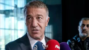 Trabzonspor Kulübü Başkanı Ahmet Ağaoğlu, bordo-mavili takımın teknik direktörünün Hüseyin