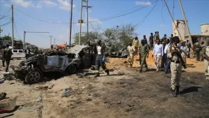 Somali'nin başkenti Mogadişu'da düzenlenen bombalı saldırıda ilk belirlemelere göre 2'si
