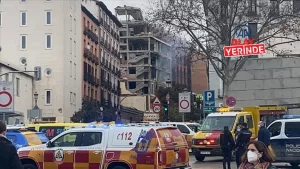 İspanya'nın başkenti Madrid'de, şehir merkezinde bir binada gaz kaçağı nedeniyle