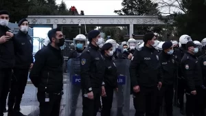 İstanbul'daki izinsiz gösterilerde yakalanan 159 şüpheliden 79'u hakkında PKK/KCK, FETÖ/PDY