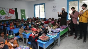 Genel Müdürlük desteğiyle inşa edilen ve eğitim araç-gereçleri ile kırtasiye