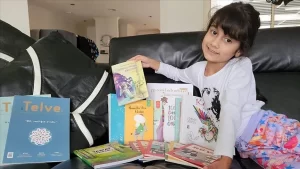 Türkçeyi daha iyi öğrenebilmek için Türkiye'ye mektup yazarak kitap talebinde