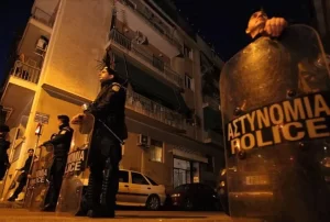 Yunanistan'ın başkenti Atina'da terör örgütü DHKP-C'ye karşı düzenlenen operasyonda 20'den
