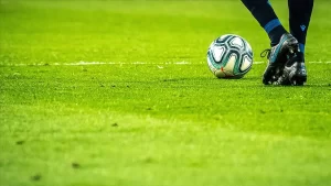 Yeni tip koronavirüs salgını nedeniyle futbol dünyası ekonomik olarak zor