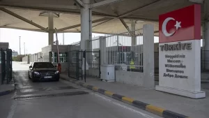 Yaşadıkları ülkelerden tatillerini Türkiye'de geçirmek üzere yola çıkan yurt dışındaki