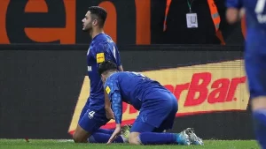 Almanya Birinci Futbol Ligi (Bundesliga) takımlarından Schalke 04'te forma giyen