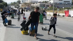 Yunanistan'ın Midilli Adası'ndaki Moria sığınmacı kampında çıkan yangınlar sonucu açıkta