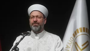 Diyanet İşleri Başkanı Erbaş, umreden dönen son 5 bin 300