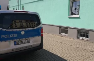 Almanya'nın Gelsenkirchen kentindeki caminin duvarına dün gece kimliği belirsiz kişilerce