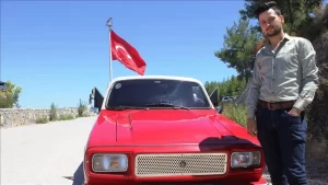 Kent merkezinde esnaflık yapan Alperen Ata (23), dedesinden babasına ondan