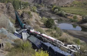 Ankara'nın Kalecik ilçesi yakınlarında meydana gelen tren kazasında 2 kişi