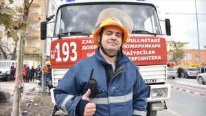 Makedonya'da yaşayan Türk asıllı Artan Demiri, kurduğu "Gönüllü İtfaiyeciler" grubu