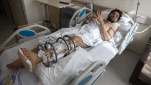 Yunanistan, ülkesine giriş yapan sığınmacıları yaralayıp Türkiye'ye geri dönmeye zorluyor.