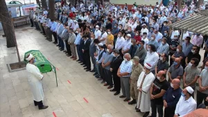 Yalova'da hayatını kaybeden, gazeteci, yazar ve eğitmen Asım Gültekin'in cenazesi,